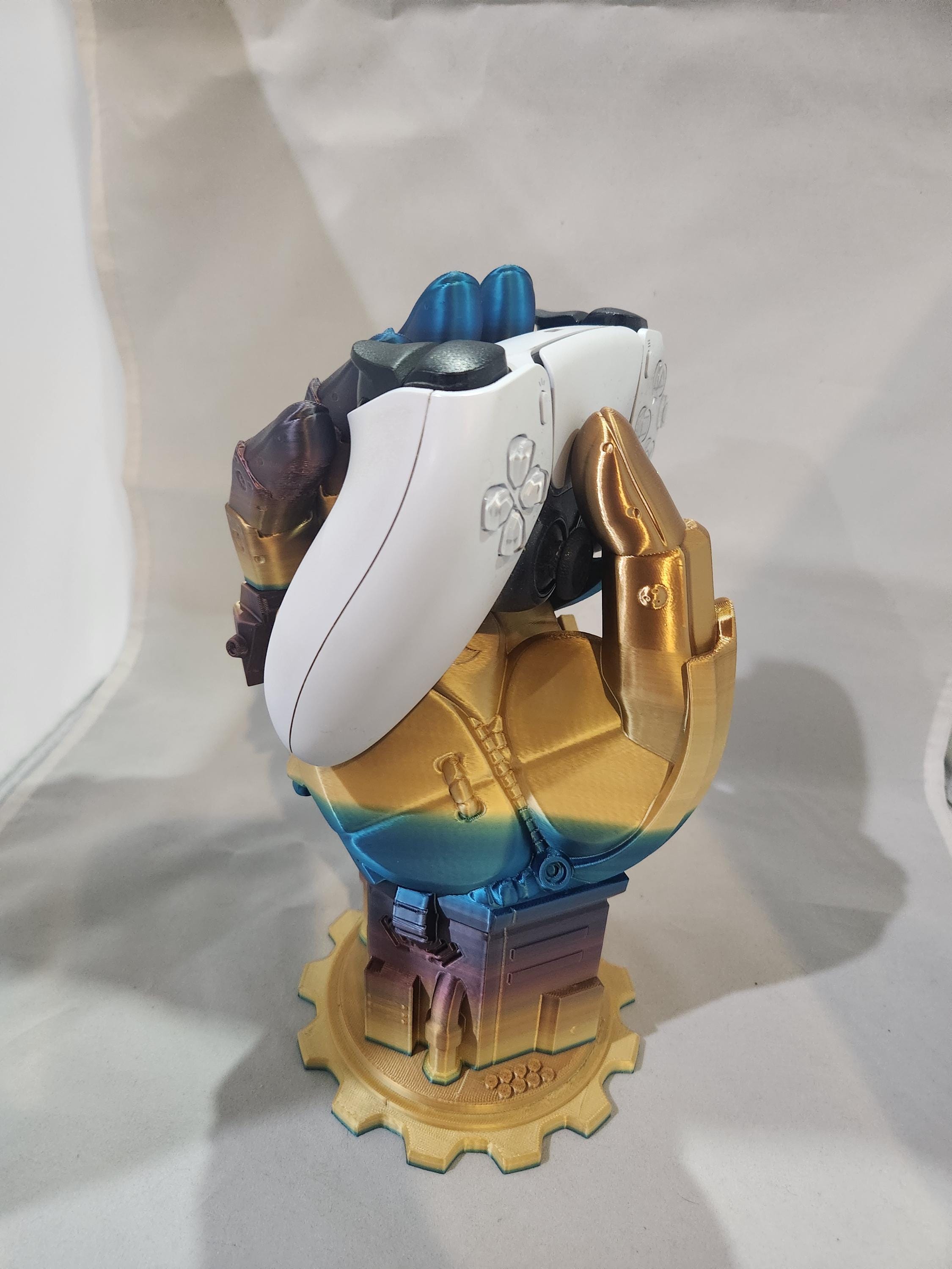 Robot Hand Controller Stand 3D Printed Holder for Xbox, PS5, Switch – Gaming Desk Accessory –Cyberpunk Robot – Futuristic Arm